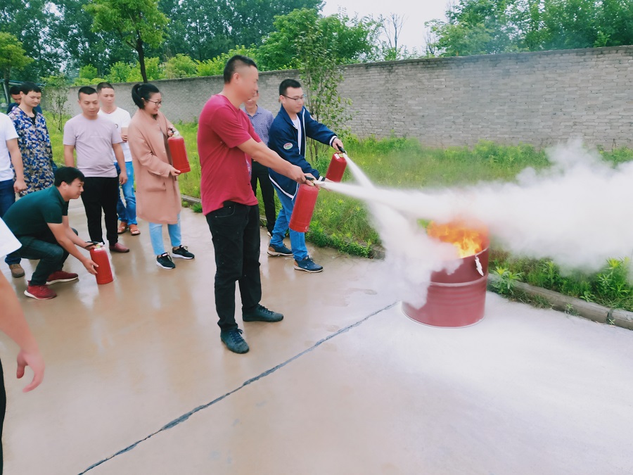 Sinoma Yichang Company launches fire emergency drill