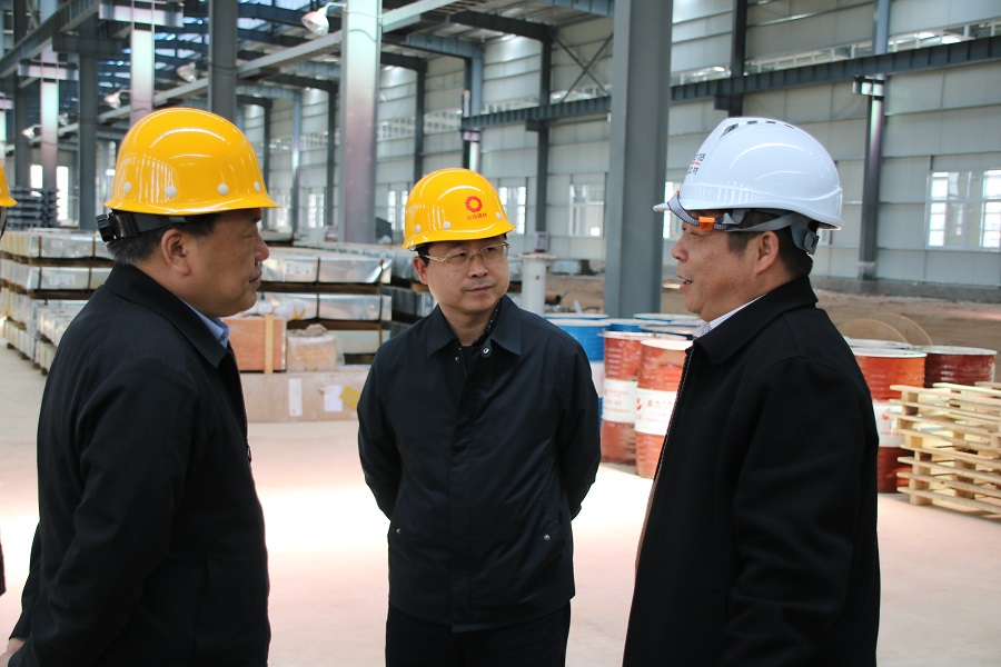 Yuan Weidong, Executive Deputy Mayor of Yichang City, and his party visited our company