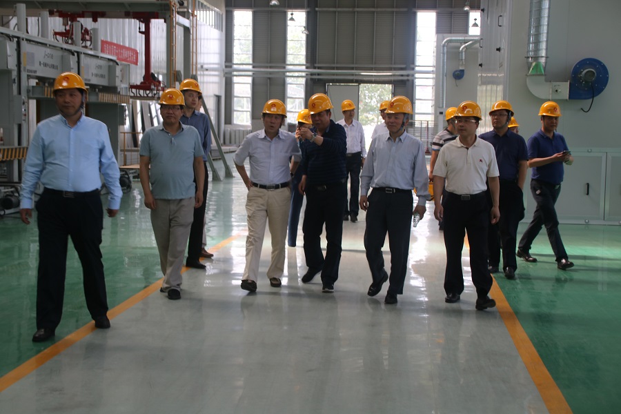 Xu Yongmo, the executive chairman of China Concrete and Cement Products Association, and his party came to the company to guide the work