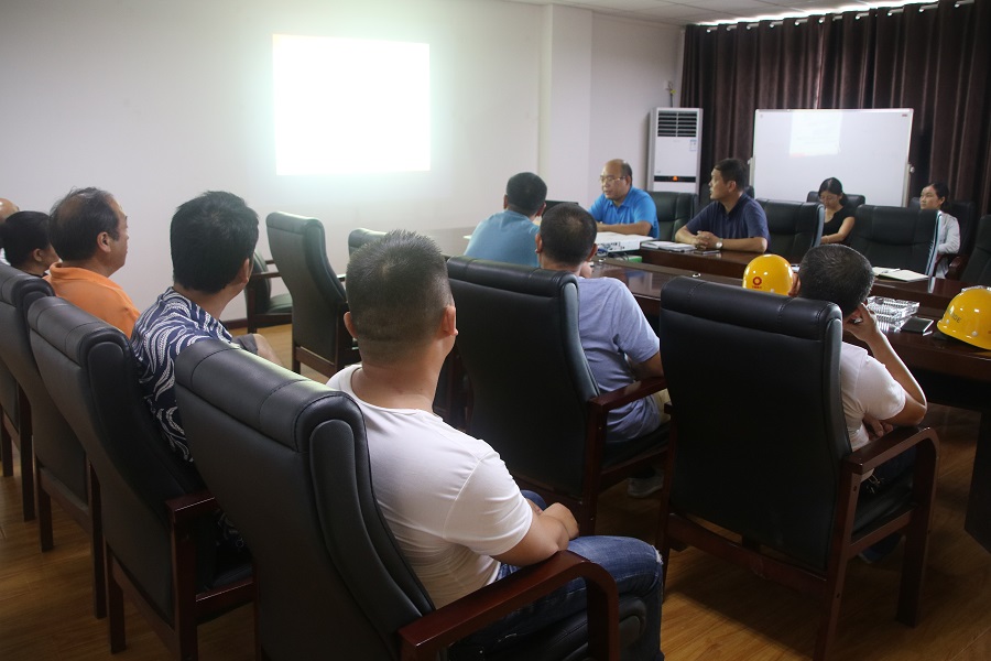 The company held special equipment safety production training and learning