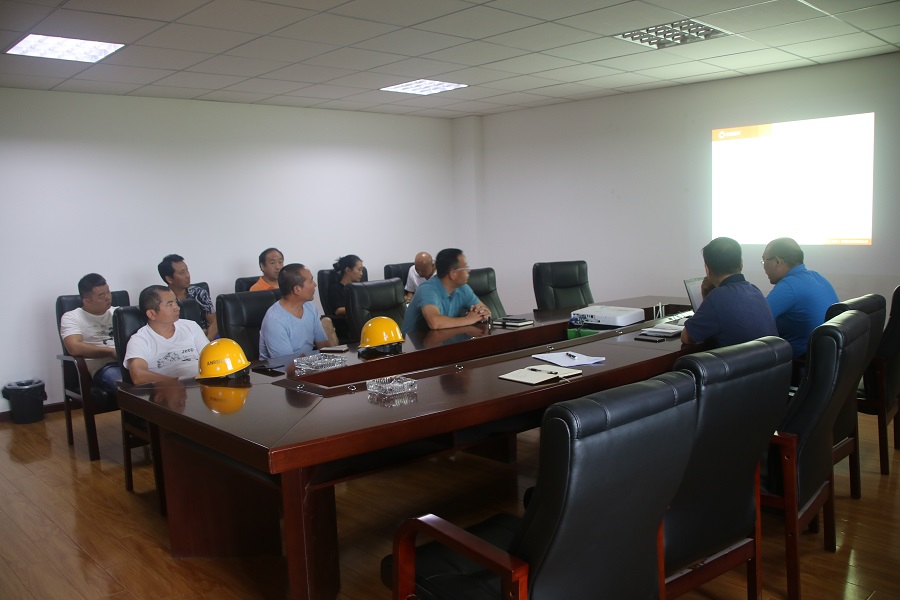 The company held special equipment safety production training and learning