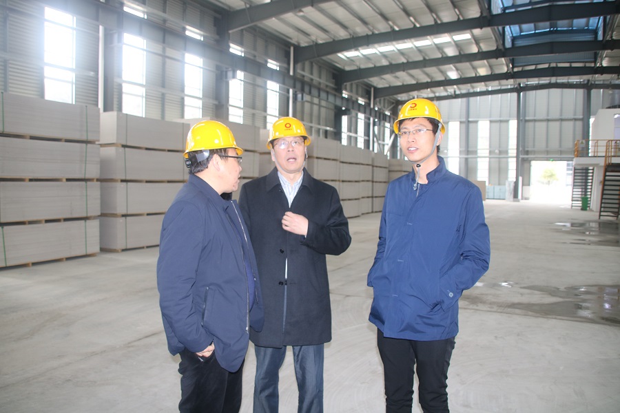 Hu Yeming, President of Sinoma Energy Conservation Co., Ltd. and his team visited the company